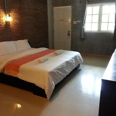 แบมบู เฮาส์ กาญจนบุรี Hotel ภายนอก รูปภาพ