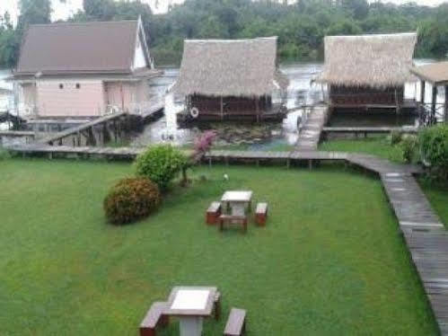 แบมบู เฮาส์ กาญจนบุรี Hotel ภายนอก รูปภาพ